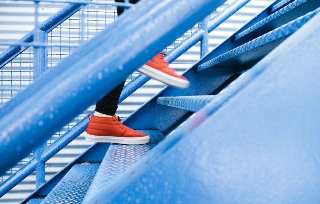 83-годишен маж од Битола измамен за 10 илјади евра, му кажале внука му паднала по скали и било потребно да се направи итна операција!