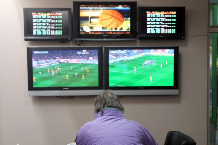 61-годишник со 2,90 промили алкохол во крвта правел хаос во спортска обложувалница во Кисела Вода