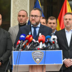 Тошковски открива дека се поднесени кривични пријави за 10 лица, директно или индиректно биле поврзани со дрогата запленета во Србија