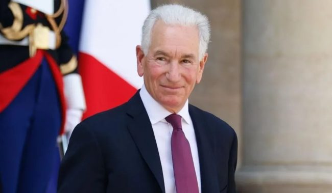 АМЕРИКАНСКИОТ АМБАСАДОР ВО ФРАНЦИЈА ДОБИ ЗАБРАНА ЗА СРЕДБИ СО ФРАНЦУСКИТЕ МИНИСТРИ