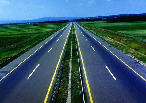 Николоски најавува изградба на експресни патишта ширум земјава