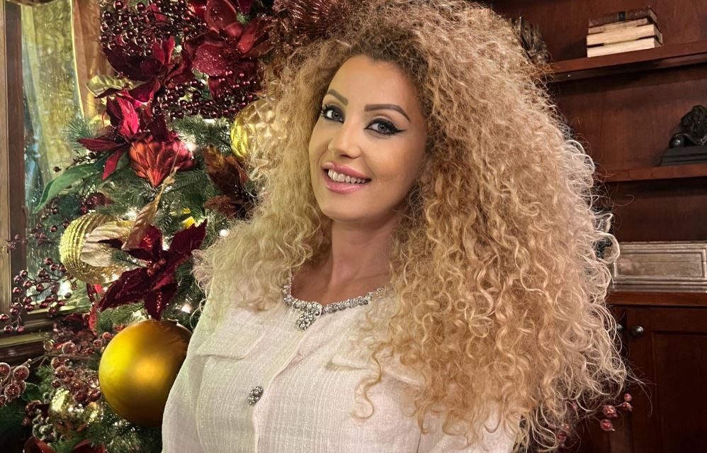 Познатата македонска пејачка, сопруга на еден од најбогатите Македонци во дијаспората диктира мода: Сите изданија за во моден магазин