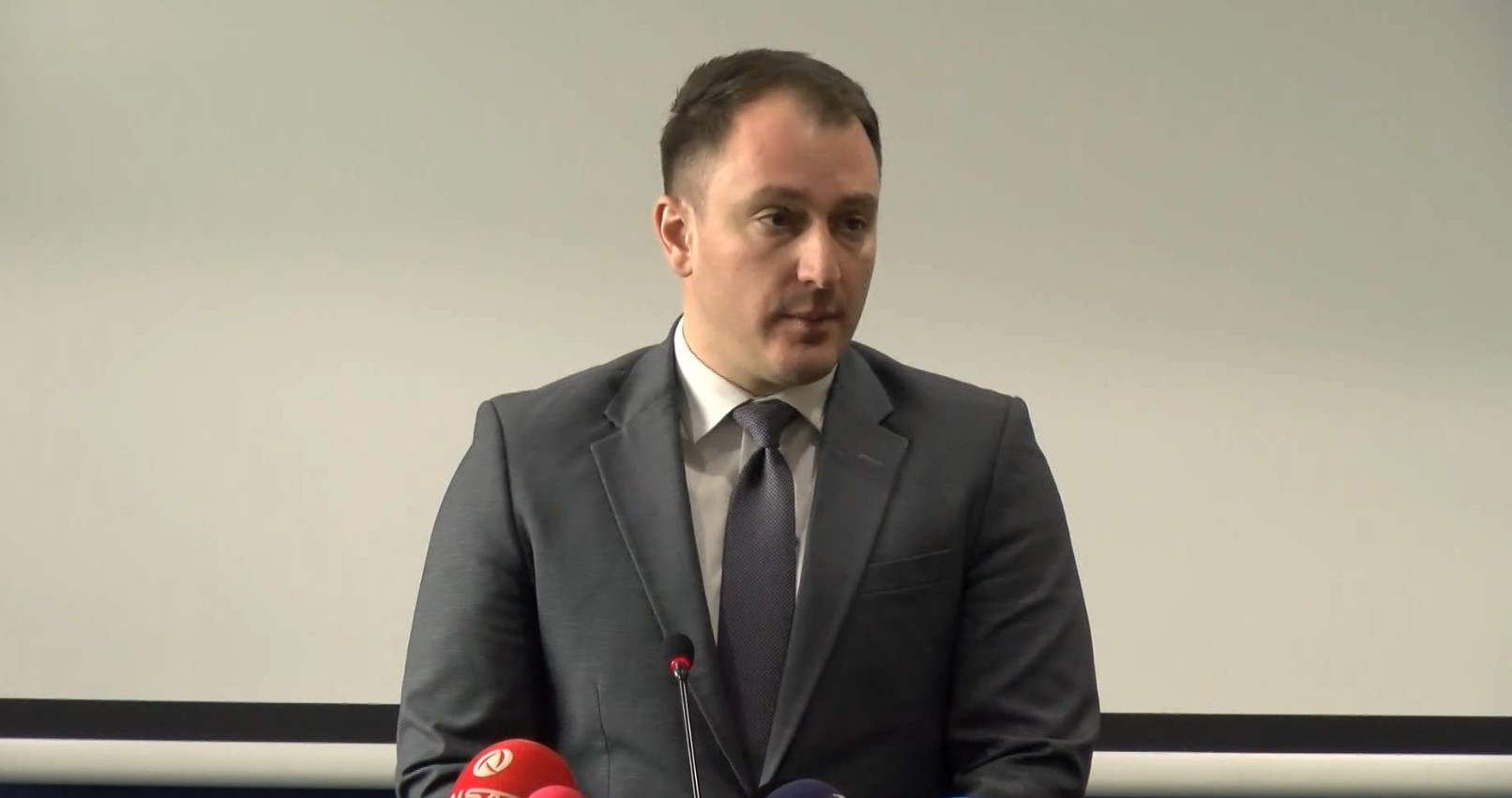 ЕУ ги почнува преговорите за укинување на роамингот во Западен Балкан