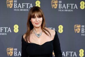 (Фото) Дури и во 7-та деценија таа зрачи со сексапил: Моника Белучи, сама и никогаш поубава