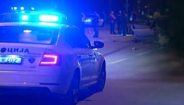 УКРАЛ „ГОЛФ“ И УДРИЛ ВО МАРКЕТ: Повредена 23-годишна вработена во Палатица, сторителот побегнал