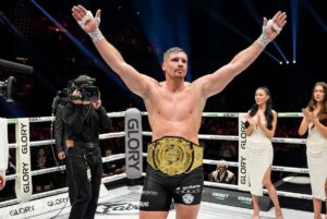 Глори ја остава вратата отворена за Рико Верховен