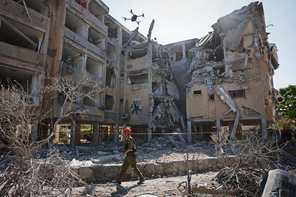 Израел започна напад врз Иран и прогласи вонредна состојба