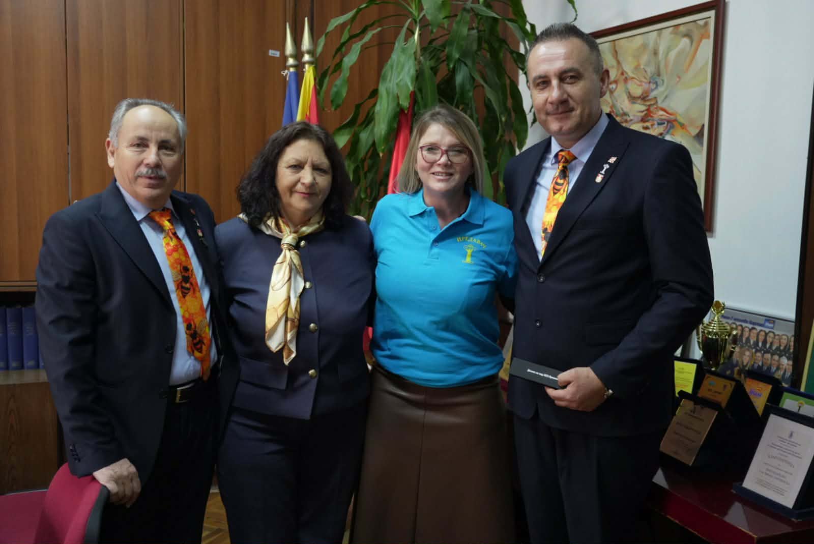 Македонски пчелари на меѓународен саем во Словенија