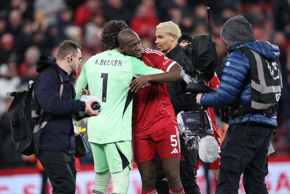 Конате му даде гол на Ливерпул и заплака – соиграчите од Ливерпул го гушкаа (ВИДЕО)