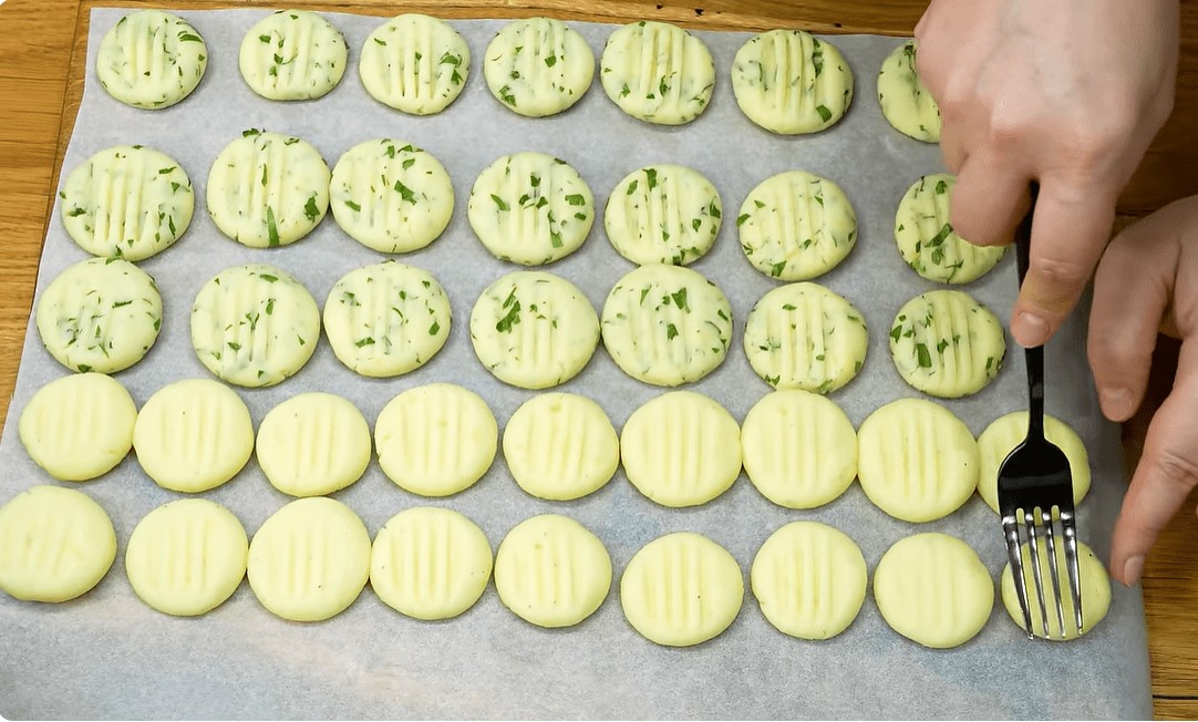 Подгответе го највкусното јадење со само 3 компири – повкусно од месо!