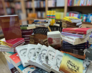 „Матица“ ја заокружува иницијативата „Подари книга, подари свет“ со голема донација за Македонците во Албанија