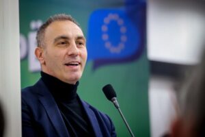 На преминот „Блаце“ е уапсен бегалецот Артан Груби