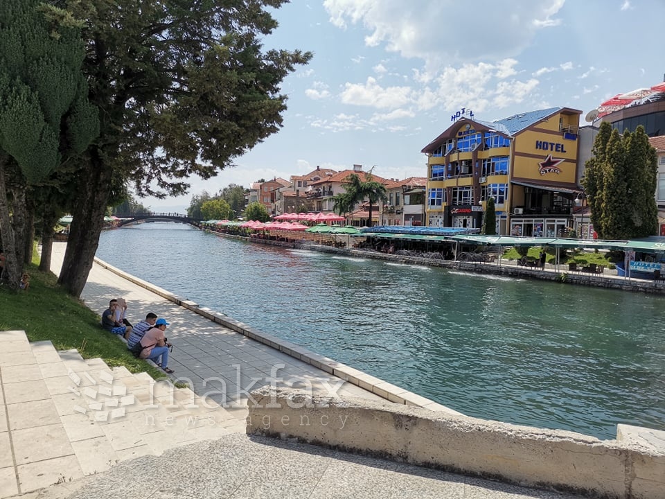 Мојсоска: Кој не ги виде машините во изворот што ја снабдува Струга со вода?