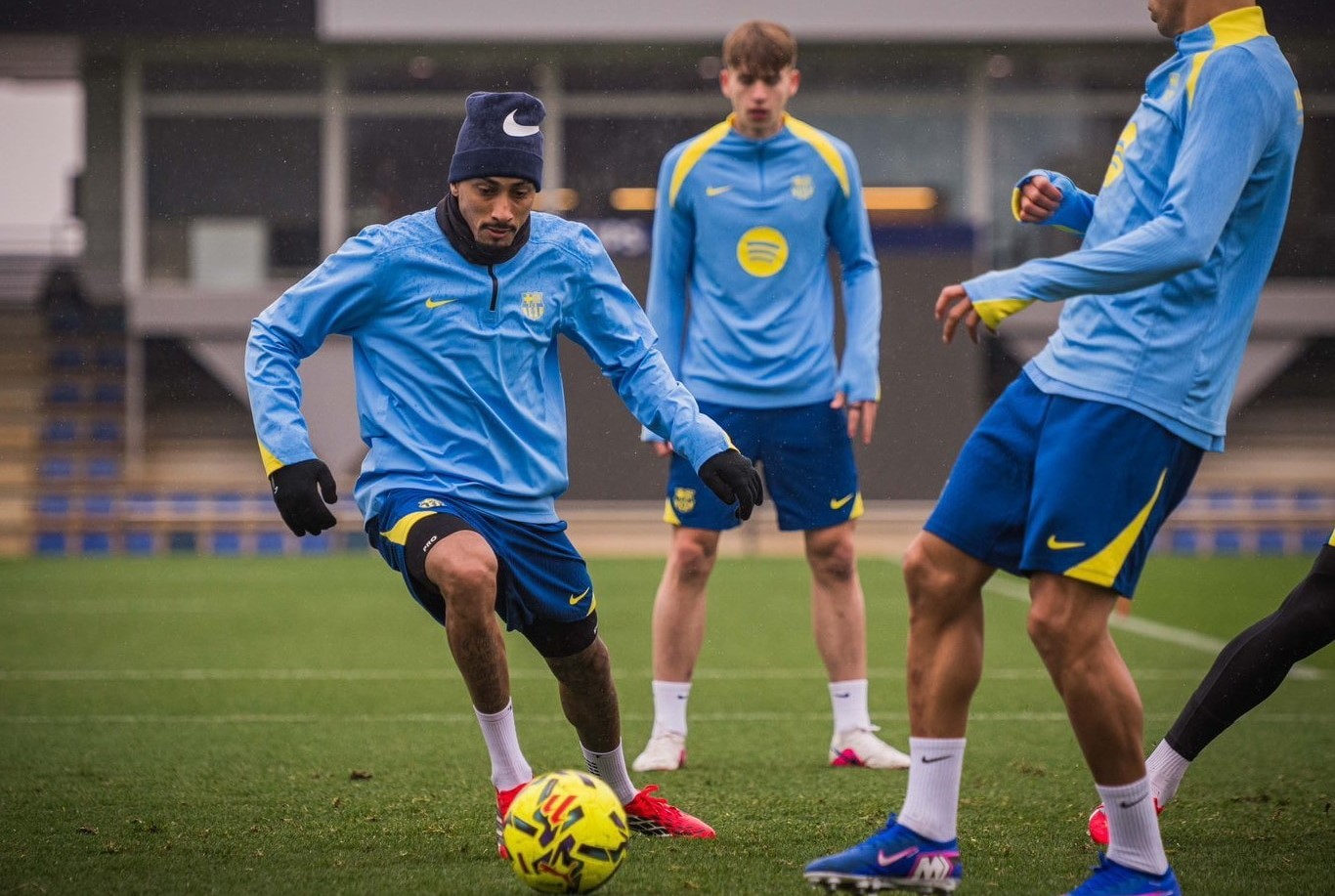 По дебаклот, добри вести за Барса: Рафиња почна да тренира