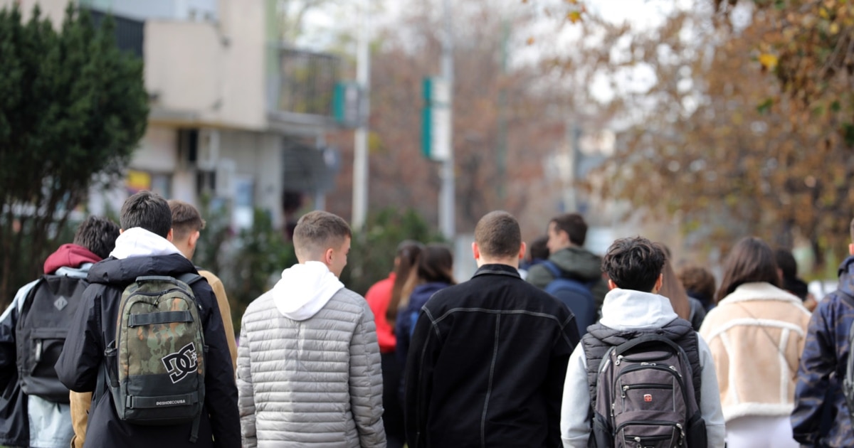 Лажни дојави за бомби во училишта во Скопје и Тетово