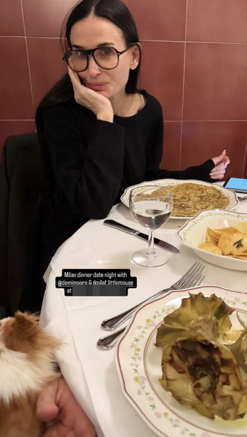 Убава со и без шминка: Деми Мур изгледа феноменално во својот природен изглед, успешно криејќи ги своите години