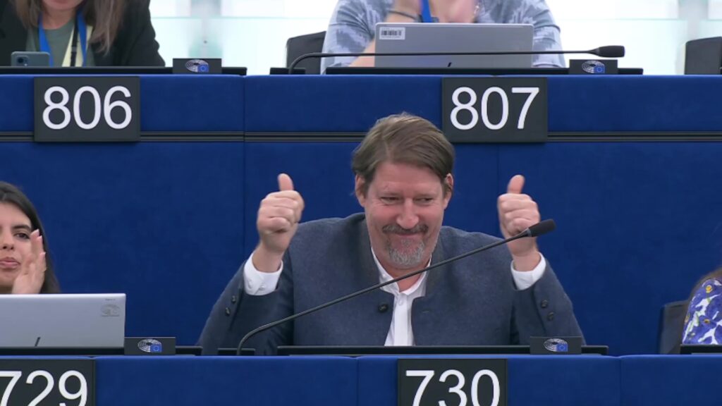 Нацрт-извештај на Вајц: ЕУ-патот бара опипливи резултати дома и активна поддршка од Брисел