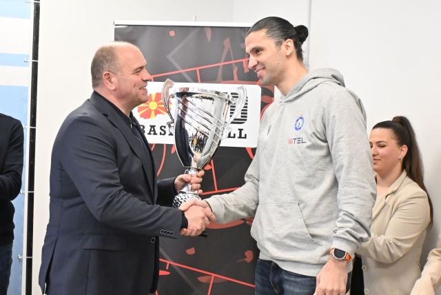 Сите велат дека МЗТ е најголем фаворит, ама потајно – сите го сонуваат куп-пехарот!