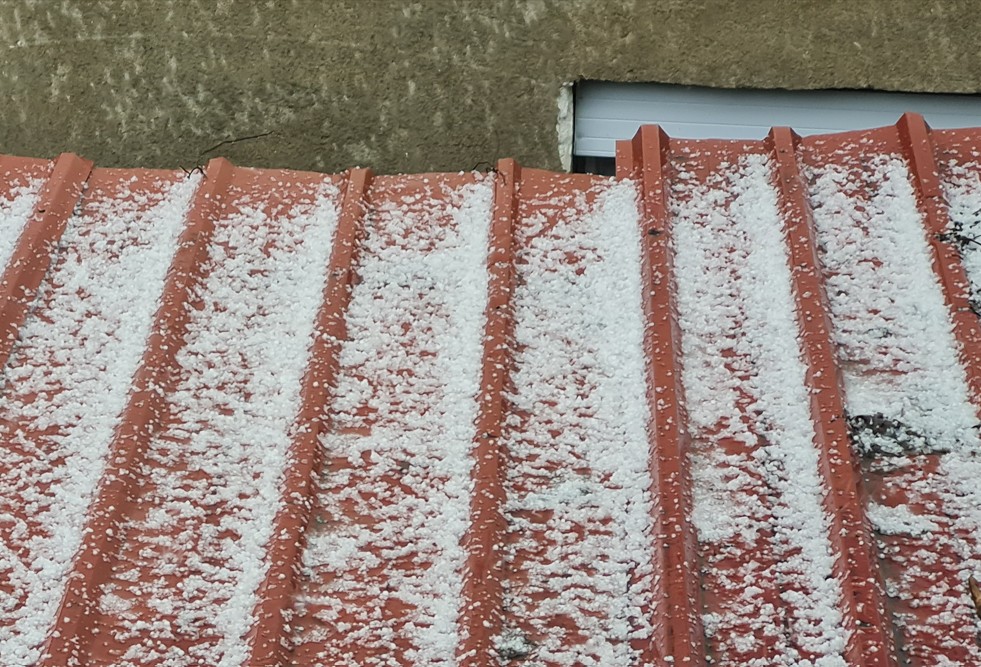 СИЛЕН ДОЖД И ГРАД ЗАФАТИ ДЕЛОВИ ОД МАКЕДОНИЈА, најави за заладување со нови пообилни врнежи