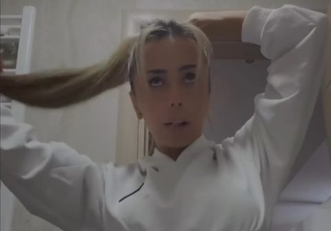 Марија Луиса Тодоровска со утеха што сите „осамени души“ ќе ја слушнат, кои за Денот на вљубените нема кого да гушнат! (ВИДЕО)