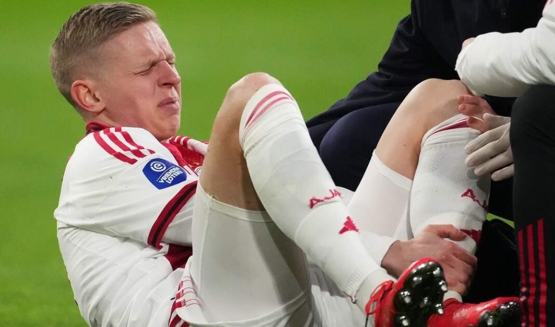 Зинченко одигра само 20 минути за Ајакс и тешко се повреди