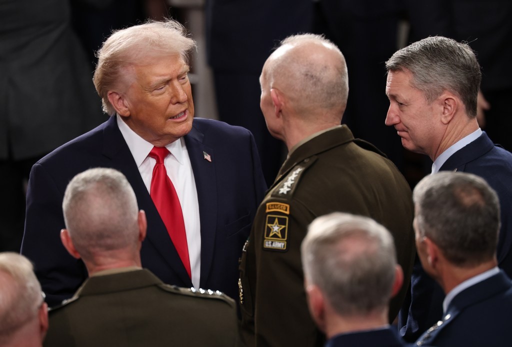 Трамп преместува поголема воена моќ на Блискиот Исток бидејќи Иран не успеа да постигне договор пред клучниот рок – дали светот се подготвува за војна?