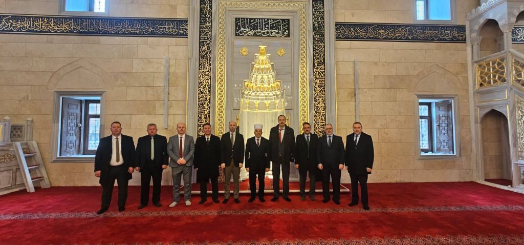 ИВЗ ја отвара најголемата џамија во Македонија – изградбата заврши