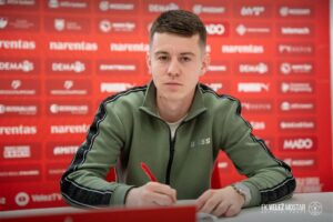 Леонид Игњатов потпиша за мостарски Вележ (ФОТО)