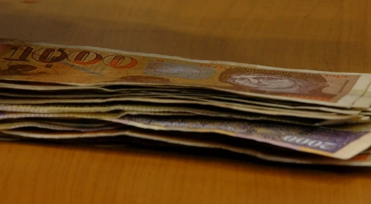 11.000 административци до 2028 година ќе имаат за 40% повисока плата