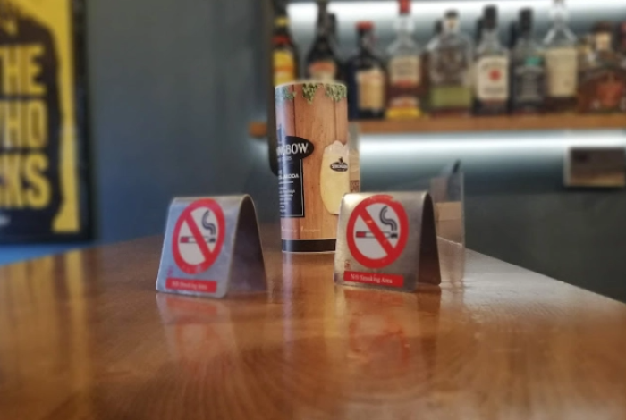 Угостителите добија време од една година за да се прилагодат на новиот закон за заштита од пушењето