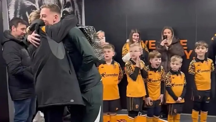 „Арогантно“ и „Срамно“: Однесувањето на ѕвездите на Челси предизвика бес во Англија (ВИДЕО)