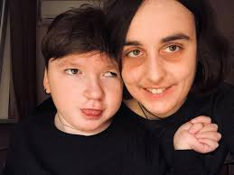 Руската држава гони активист за грижа за децата болни од рак за наводно „дискредитирање на армијата“