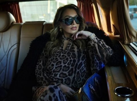 Лила со јасен фокус и водечка девиза: „Тоа што годините минуваат, мене не ме интересира“