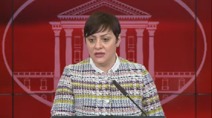 Дали ќе се зголемат платите на функционерите како што е законски предвидено – одговара министерката за финансии