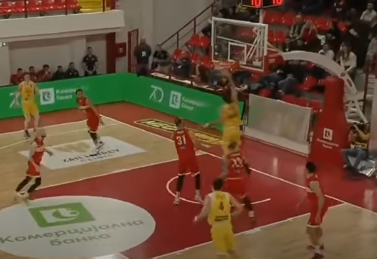 Градски парк сефтосан со забивање