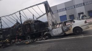 Изгореа камион и автомобил кај Хиподром, сообраќајот е пренасочен