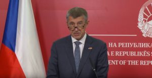 Бабиш ја повикува Европа да започне мировни преговори со Путин