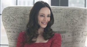 (ФОТО) КОГА ВО 90-тите СЕ ПОЈАВИ ВО УЛОГАТА НА ЗАВОДНИЧКА НА КЕВИН КОСТНЕР, СÈ ЗАСТАНА: ЛУЃЕТО СЕ ШОКИРАНИ КОГА ЌЕ ВИДАТ КАКО ИЗГЛЕДА СЕГА НА 67 ГОДИНИ