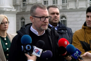 Администрацијата и Владата се договорија за 8 отсто покачување, се чека „амин“ од органите на УПОЗ