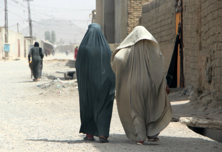 Тепајте, само не кршете коски