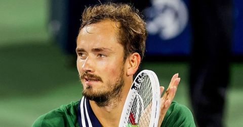 Медведев лесно со ветеранот Вавринка за четвртфинале во Дубаи