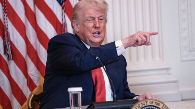 ТРАМП ВЕЛИ ДЕКА СЕ ВОДАТ „СЕРИОЗНИ РАЗГОВОРИ“ СО ИРАН ДОДЕКА РАСТАТ ТЕНЗИИТЕ ВО ПЕРСИСКИОТ ЗАЛИВ