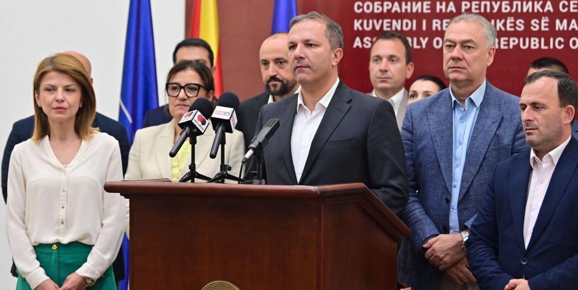 Пратеничката група на СДСМ молчеше за Груби и не постави ниту едно прашање (ВИДЕО)