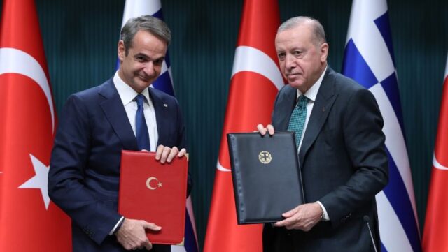 Ердоган и Мицотакис во Анкара велат дека прашањата меѓу Турција и Грција се сложени, но решливи