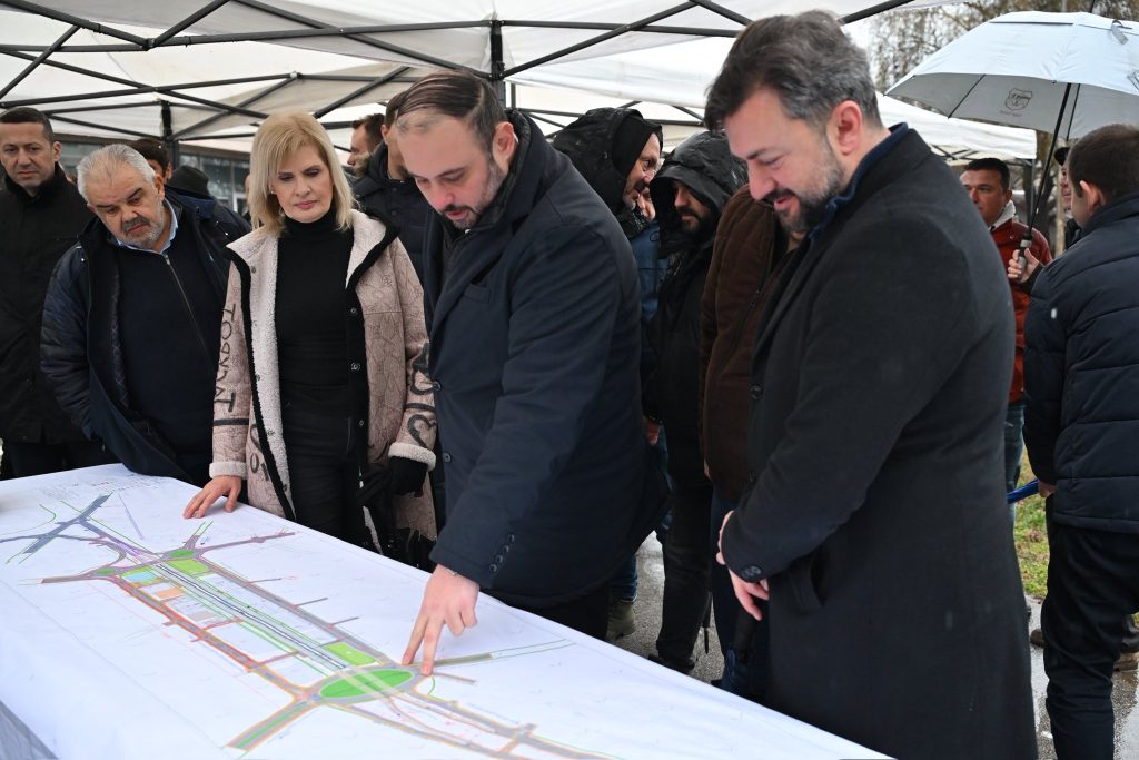 Скопје е на чекор поблиску до првата подземна сообраќајница, рече Ѓорѓиевски на почетокот на изградбата на булеварот „Македонија“