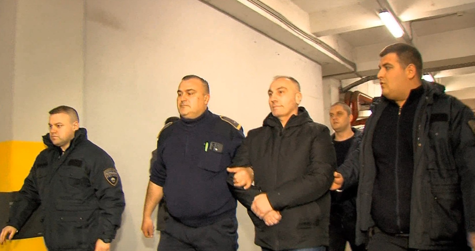 Полиција го чува Груби во домашен притвор, МВР и АНБ процениле дека не може да му се гарантира безбедноста во “Шутка”