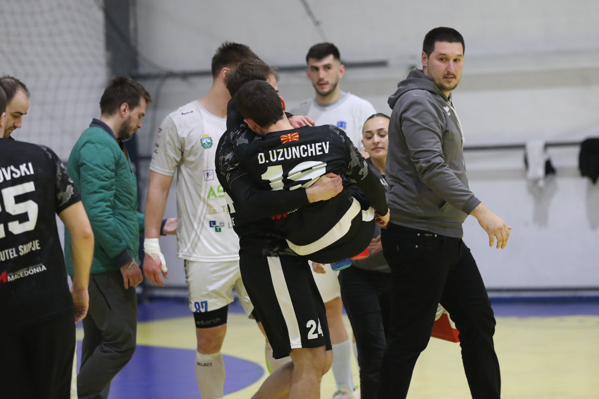 Проблем за Бутел – се повреди Узунчев! (Видео)