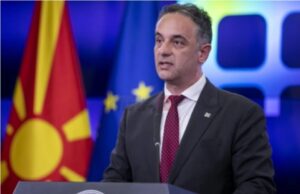 Хонорарците од тетовската болница повторно добија ветување за трајно вработување