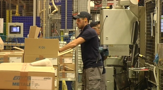 ССМ со податоци: Македонскиот работник создава 5.000 евра месечно, а добива само „трошки“ од минималецот