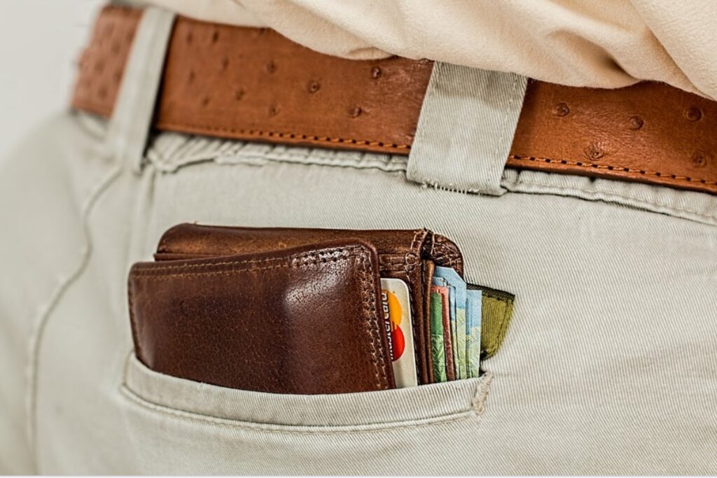 Кавадарчанец си пазарел онлајн со туѓа картичка: Оштетил 60-годишен маж за 232.788 денари